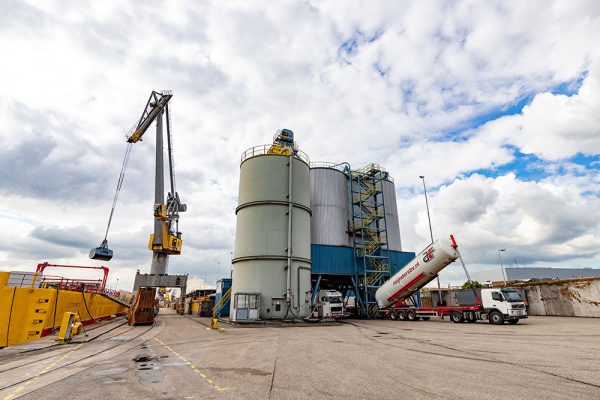 Over Reijnders | Handels- En Transportbedrijf Reijnders